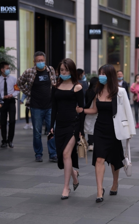 包臀长裙美女