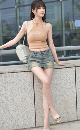 场外牛仔裙车模美女(104P)