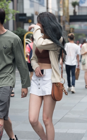 短裙美女