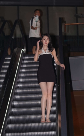 黑色抹胸裙