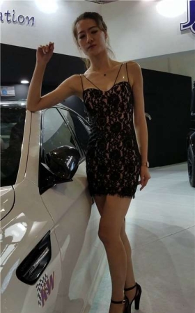 4k视频，吊带小短连衣裙气质性感美女麻豆