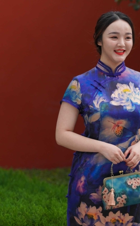 丰韵的旗袍美人儿 [24P]