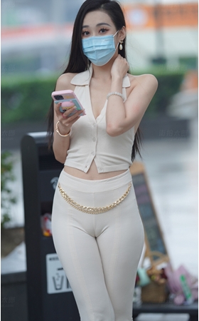 性感的白裤美女(935P)