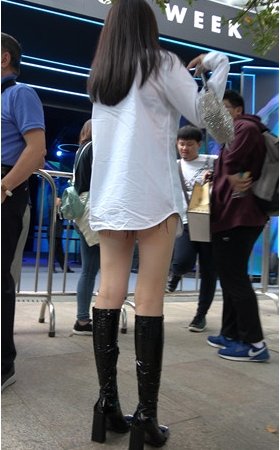 黑色高靴气质小姐姐