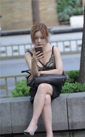 寂寞的她，你是否想上前撩她3A056[50P-539M]