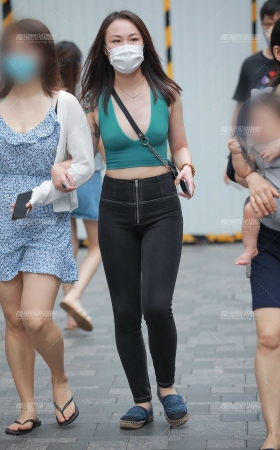 性感紧身小妹 [22P]