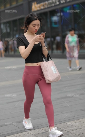 瑜伽裤小妹 [21P]