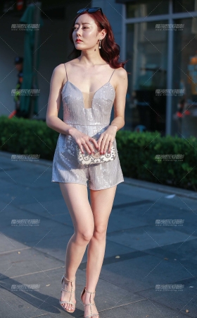 美腿女士 [18P]