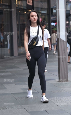 性感紧致黑色健美裤小姐姐 [25P]