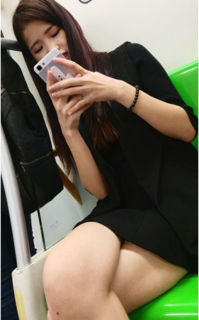 美腿高跟鞋女孩
