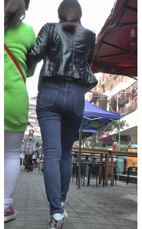 皮衣牛仔裤