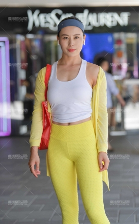 瑜珈女教练 [17P]