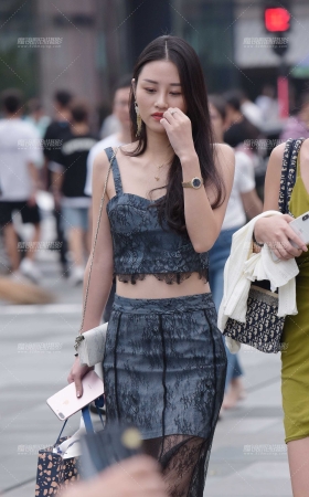 连体裙美女 [12P]