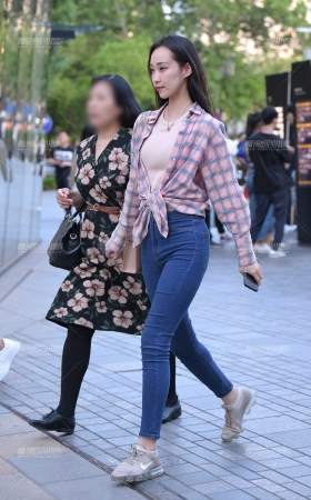 和妈妈在逛街 [19P]