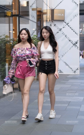 热裤大长腿女孩 [20P]