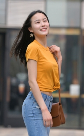 气质牛仔美女
