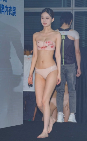 内衣秀 [30P]