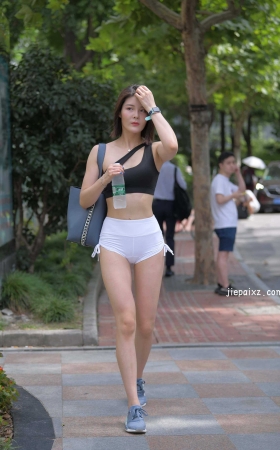 白短运动裤 【视频+套图】<font color=red> [8P]</font>