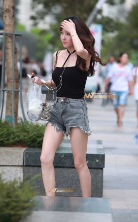 热裤，裸腿，美女 [11P]
