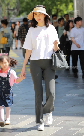 紧身瑜伽裤辣妈 [21P]