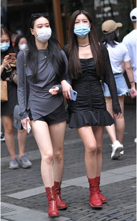 两个漂亮的气质美女(54P)