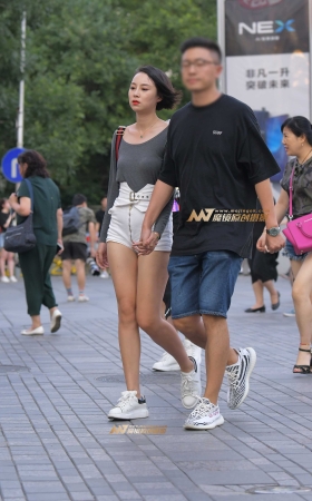 性感热裤少妇 [23P]