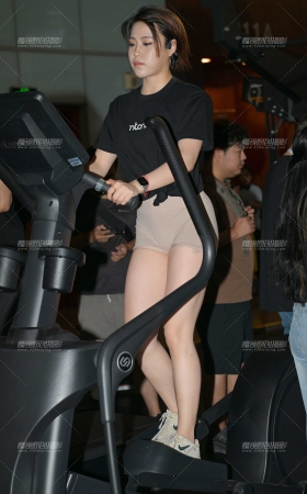 运动美女 [14P]