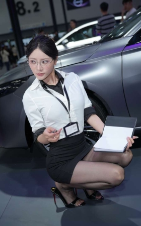 黑白搭配你的小君 [104P18V-13.5GB]