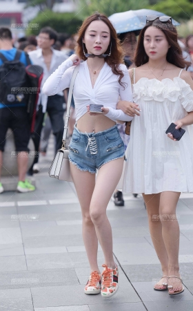 热裤美女 [20P]