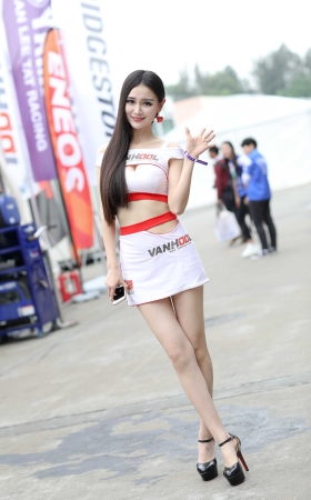 长发飘飘漂亮长腿美女模特 [13P]
