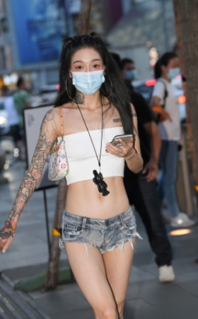 夏日性感热裤美女
