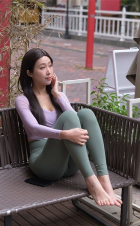 一始街拍作品 绿色瑜伽裤美女
