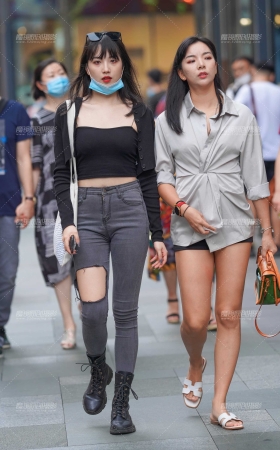 紧牛美眉 [14P]