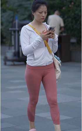 紧身瑜伽裤美熟女(80P)