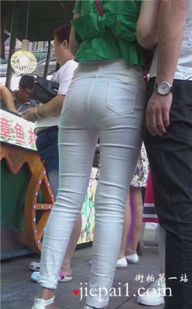 街拍甜美小清新美女姐妹花 [494 MB]
