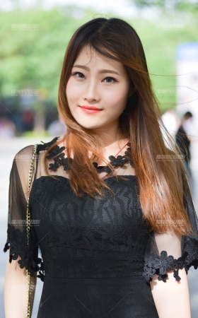 唇红齿白的大眼睛美女 [21P]