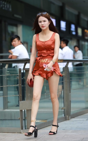 热裤套装，大长腿美眉 [23P]