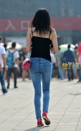 丰满牛仔 [14P]