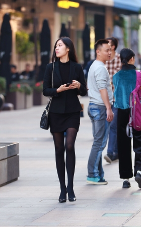 这双丝袜美腿高跟触动了我的心灵