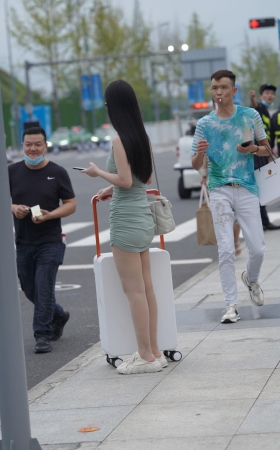 可人丝袜美眉