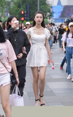 白皙美腿小姐姐3A3323[110M]