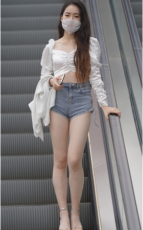（视频）大长腿美女