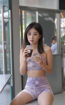 一只麋鹿摄影作品  紫粉扎染紧身短裤美眉 [648P-12.3GB]