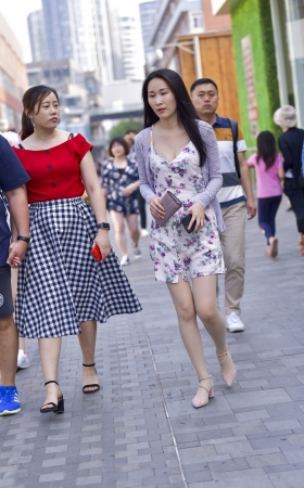 超薄肉丝美女