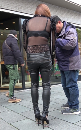 皮裤妹子