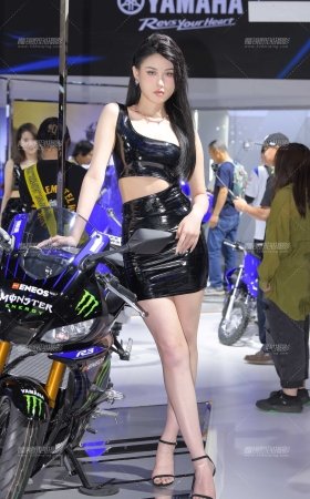 皮裙、长腿美女 [23P]