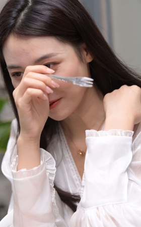 845白裙美女