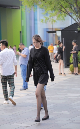长腿黑丝小姐姐