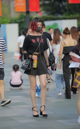 口罩女孩