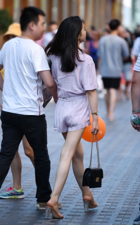 气质美腿美女